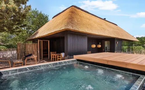 Hvidbjerg Strand Camping Resort Vesterhavsvilla Terresse Cocktailpool (1)